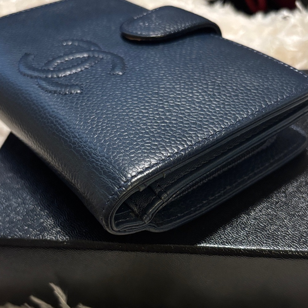 CHANEL Dark Blue CC Caviar Leather Wallet - Picture 6 of 16